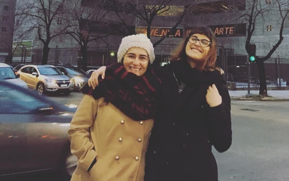 Rosemary Carneiro junto com a filha Luana Carneiro de Melo, que foi encontrada morta no apartamento em que morava na Argentina — Foto: Arquivo pessoal/Rosemary Carneiro