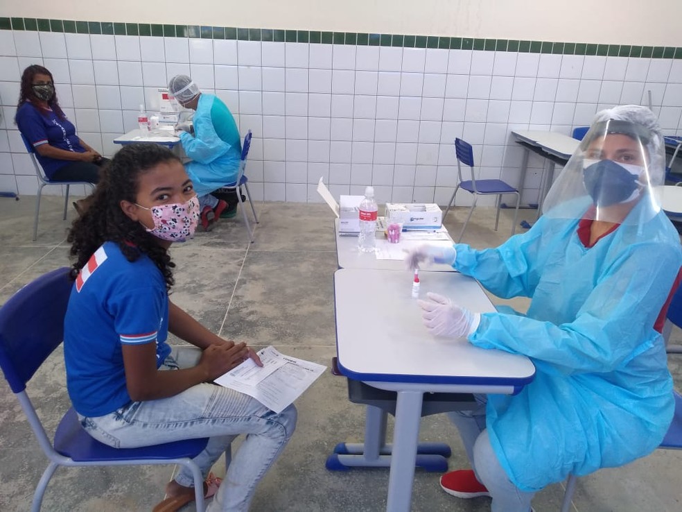 Estudantes e funcion&aacute;rios de escolas estaduais do sub&uacute;rbio come&ccedil;am a ser testados nesta segunda (31) &mdash; Foto: Divulga&ccedil;&atilde;o / Governo da Bahia