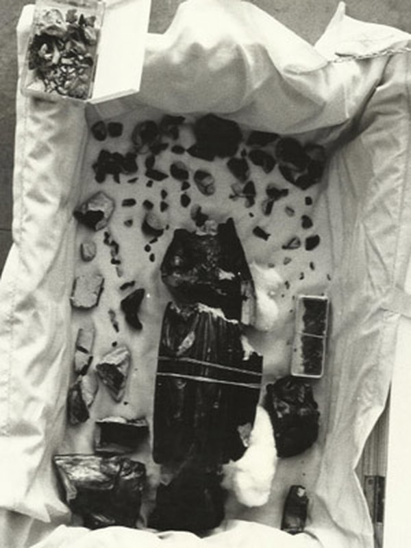 Imagem original da Padroeira foi restaurada após ser quebrada em 200  pedaços em atentado | 2017 | G1