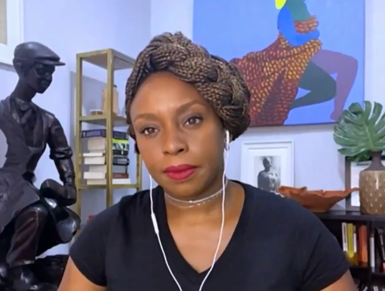Chimamanda Adichie  (Foto: Reprodução/TwitterRodaViva)