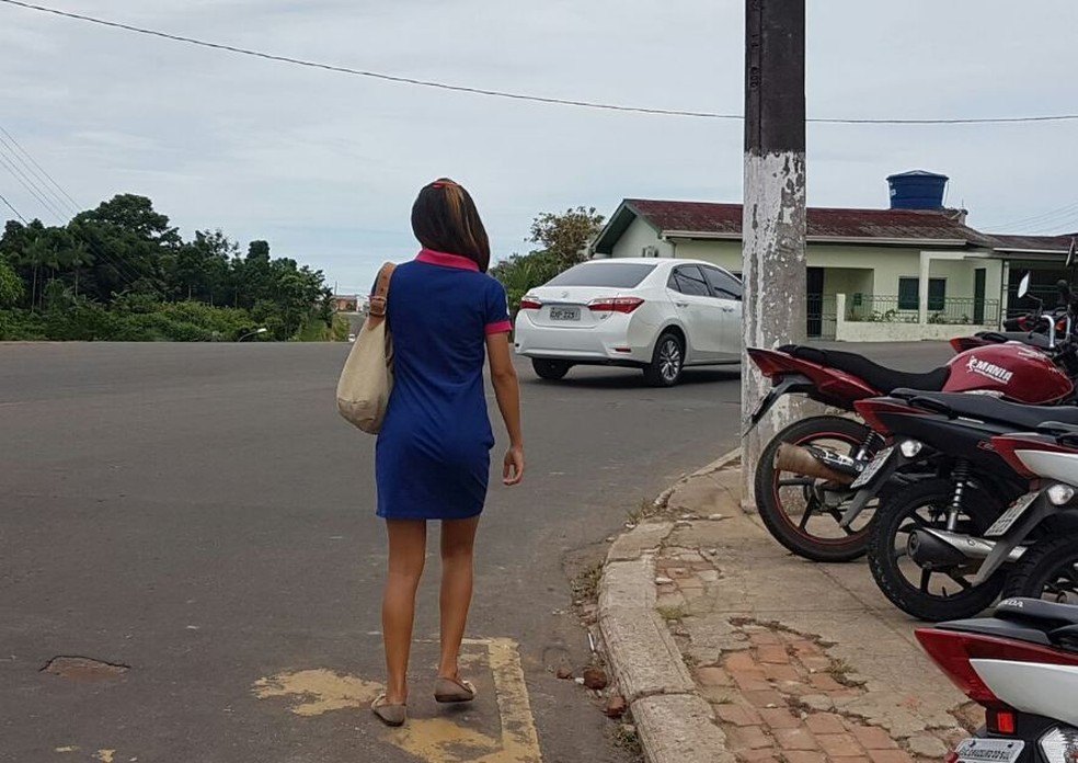 Adriana se confundiu com o horário de verão e não chegou a tempo de fazer a prova em Cruzeiro do Sul  (Foto: Anny Barbosa/G1)