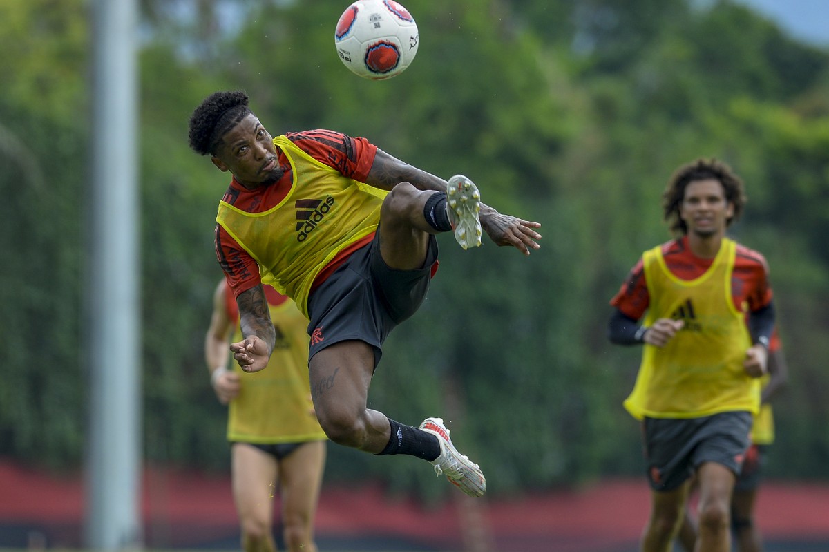 Comentaristas analisam encaixe de Marinho no Flamengo: “Acho que vai ser o 12º titular”