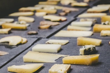 Os convidados puderam provar vários queijos produzidos no país (Foto: Caio Ciuccio/Editora Globo)