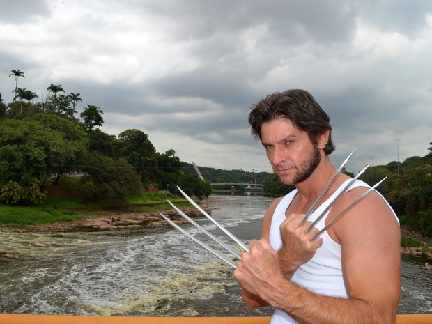Sósia de Wolverine visitou o Rio Piracicaba  (Foto: Claudia Assencio/G1)