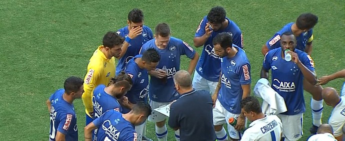 Pacotão do clássico tem dança de Sobis e América-MG de roupa nova