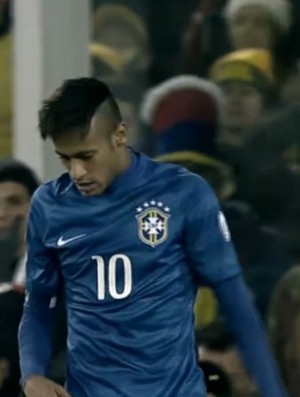 Neymar nervoso na derrota para a Colômbia (Foto: Reprodução/Vídeo)