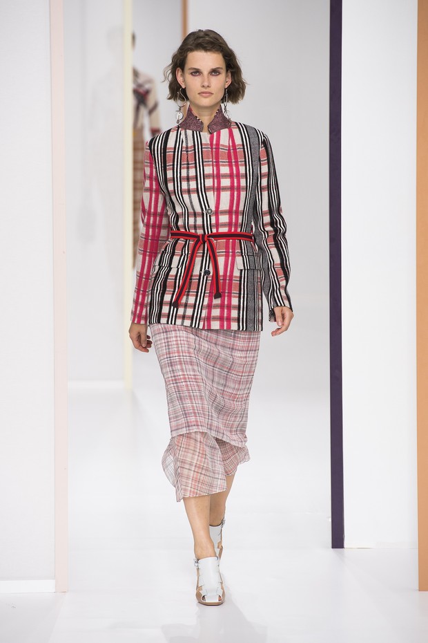 #SuzyPFW Hermès: A Grid, But With Colour - Vogue | en