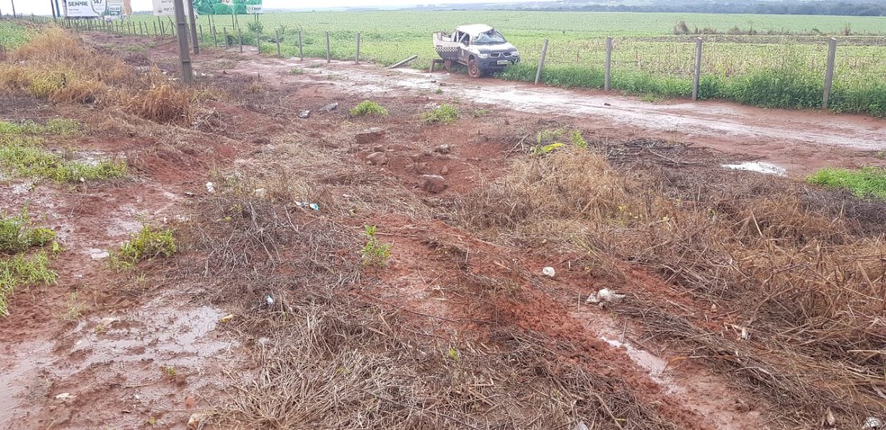 Caminhonete da polícia saiu da pista e capotou em Sorriso — Foto: Rafael Sousa/Portal Sorriso