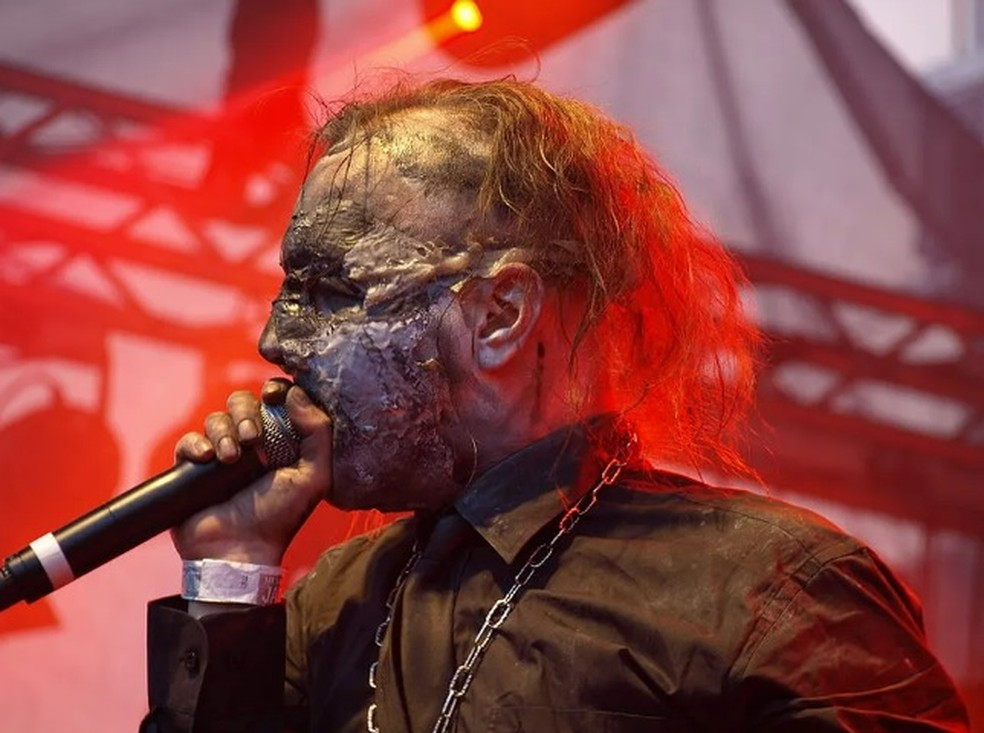 Vocalista da banda Mayhem durante apresentação em 2008, em imagem de arquivo — Foto: Reprodução/Wikimedia Common