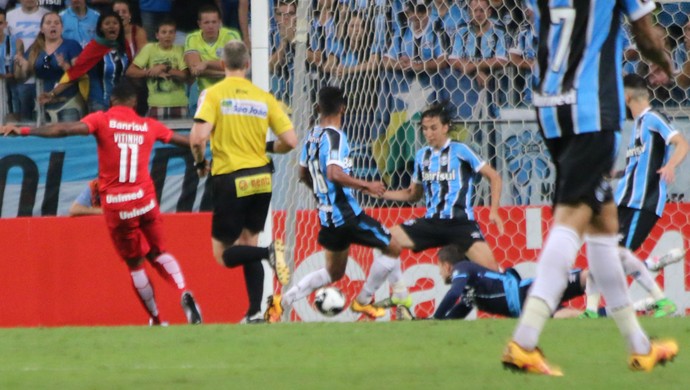 Análise: Grêmio esbarra em paredão do Inter, que joga Gre-Nal sem a bola