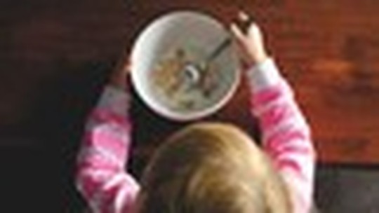Pular o café da manhã aumenta em 3 vezes a chance das crianças desenvolverem problemas comportamentais, diz estudo
