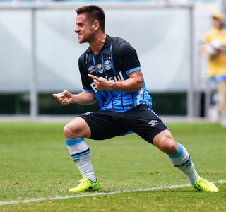 Ramiro coleciona golaços com Renato e se consolida no esquema do Grêmio