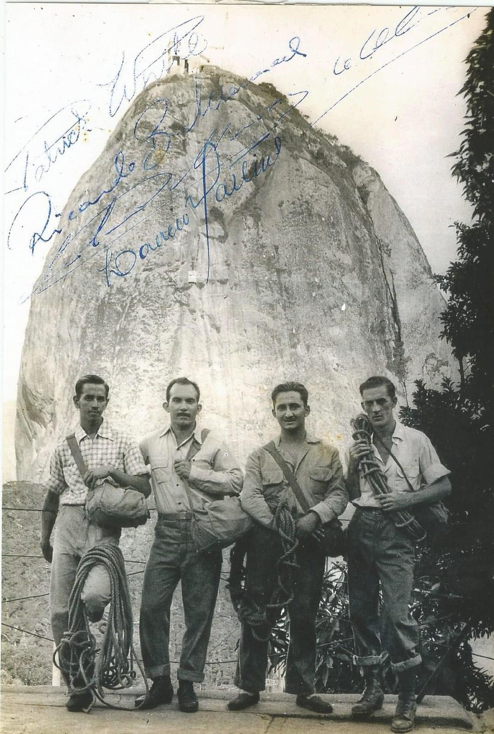 Em 1949, grupo de montanhistas encontrou corpo naturalmente mumificado preso numa fenda estreita da rocha — Foto: Clube Excursionista Carioca (CEC)/ BBC