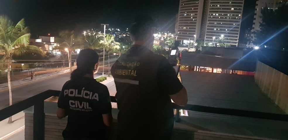Policiais e fiscais da Semurb fizeram ação de fiscalização contra poluição sonora na Zona Sul de Natal — Foto: Polícia Civil/Divulgação
