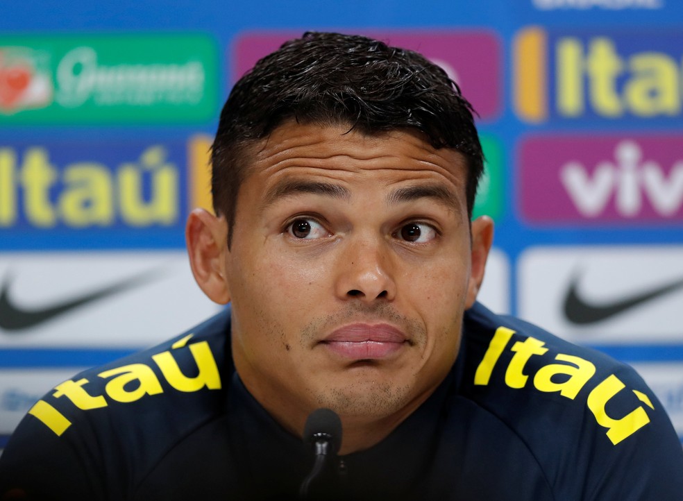 Thiago Silva na coletiva da seleção brasileira (Foto: Peter Cziborra / Reuters)