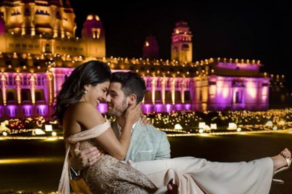 Priyanka Chopra e Nick Jonas no Palácio Umaid Bhawan (Foto: Reprodução Instagram)