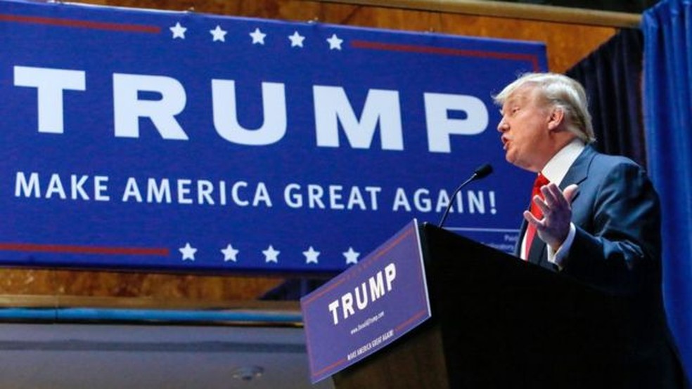 As sobretaxas sobre produtos importados foram uma das promessas de campanha de Trump (Foto: GETTY IMAGES/AFP)