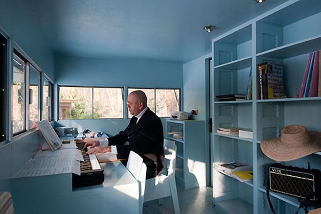 O holandês Hans Liberg utiliza a casa como estúdio de gravação (Foto: Divulgação)