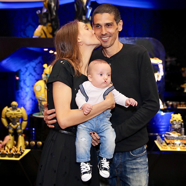 Isabel Hickmann e Arlindo com o filho Francisco (Foto: Manuela Scarpa/Brazil News)
