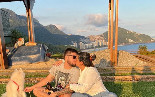 Preta Gil e marido se mudam para casa com vista espetacular no Rio: "Felizes pra caramba"