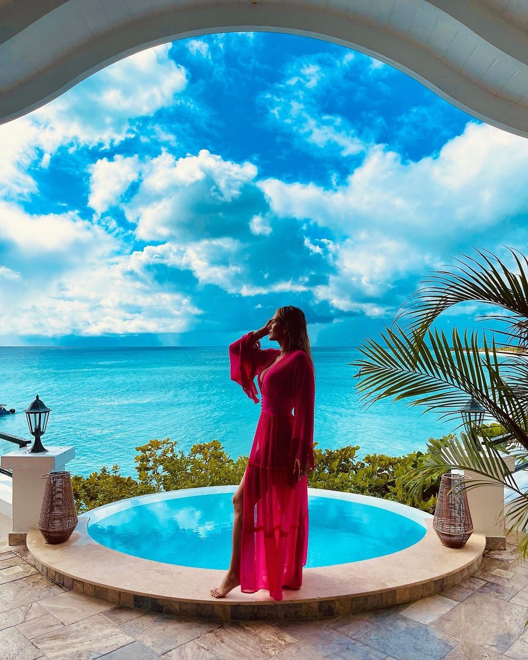 Lívia Andrade faz ensaio fotográfico em cenário paradisíaco no Caribe (Foto: Reprodução/ Instagram)