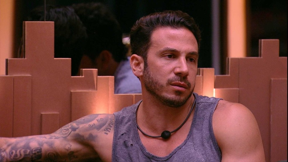 Gustavo logo depois de ser emparedado no BBB19 — Foto: TV Globo