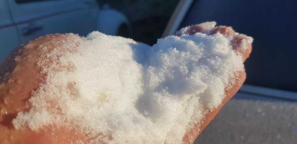 Fina camada de gelo em São Joaquim (Foto: Mycchel Hudsonn Legnaghi/São Joaquim Online)