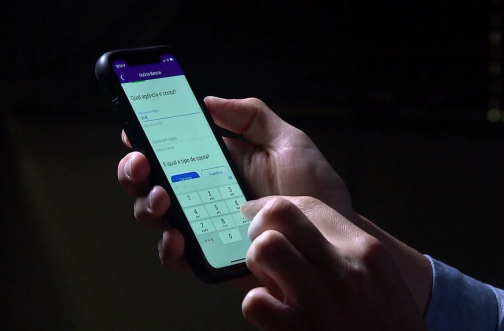 Em caso de perda do aparelho por ato criminoso, uma das recomendações é bloquear o chip do celular. — Foto: Reprodução/RPC
