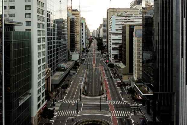 SAO PAULO, BRAZIL - APRIL 04: An aerial view of Paulista Avenue during the coronavirus (COVID-19) pandemic on April 4, 2020 in Sao Paulo, Brazil. According to the Ministry of health, as of today, Brazil has 10.278 confirmed cases of the coronavirus (COVID (Foto: Getty Images)