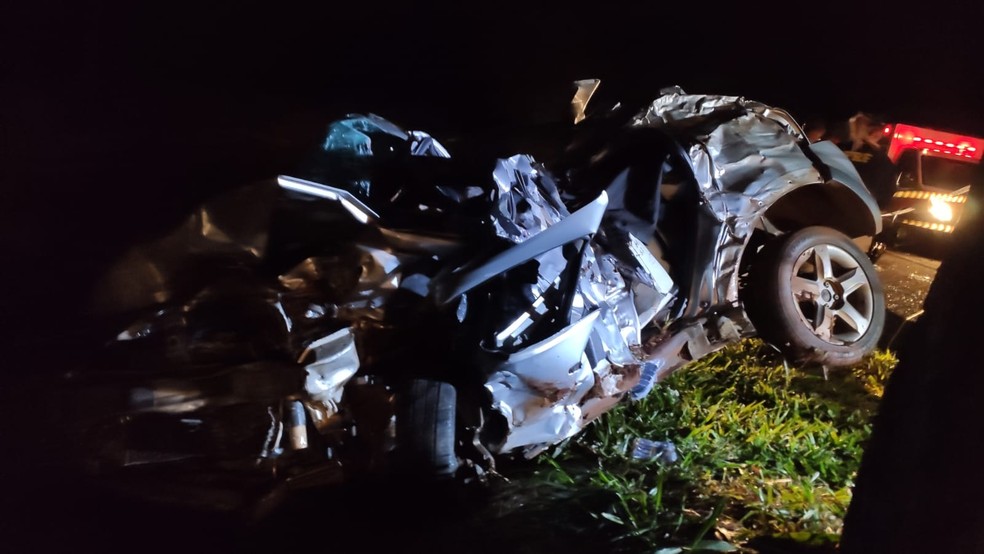 Acidente aconteceu na a BR-369, entre Bandeirantes e Santa Mariana, na madrugada desta quinta-feira (7) — Foto: Reginaldo Tinti/Anuncifacil.com