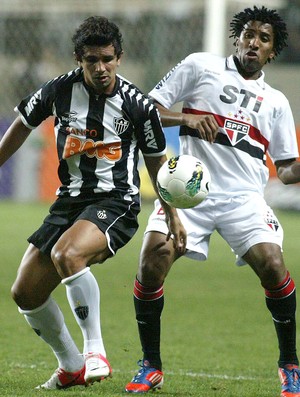 Comentaristas apostam que Galo e São Paulo avançam no Grupo 3