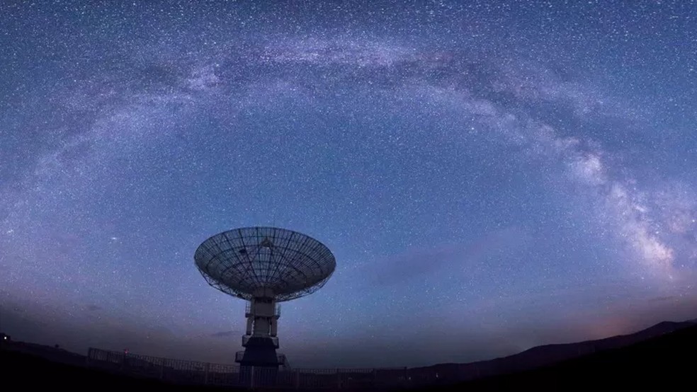A descoberta de imensos subconjuntos de galáxias está desafiando nossa própria compreensão do Universo — Foto: Hanglouwawa/Guetty Images via BBC