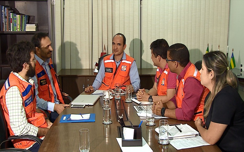 Reunião debate aplicação de recursos que deverão se aplicados no combate as manchas — Foto: Reprodução/TV Sergipe