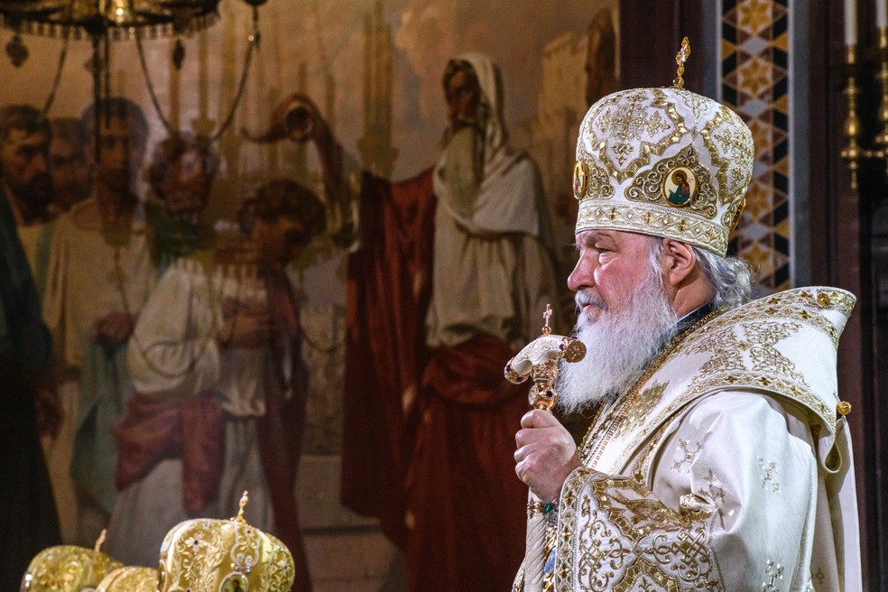 Patriarca russo Kirill participa de cerimônia de Natal Ortodoxo Russo na Catedral de Cristo Salvador, em Moscou, no domingo (6)  — Foto: Mladen Antonov / AFP