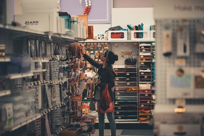 Compras; varejo; utensílios; loja; consumo (Foto: Pexels)