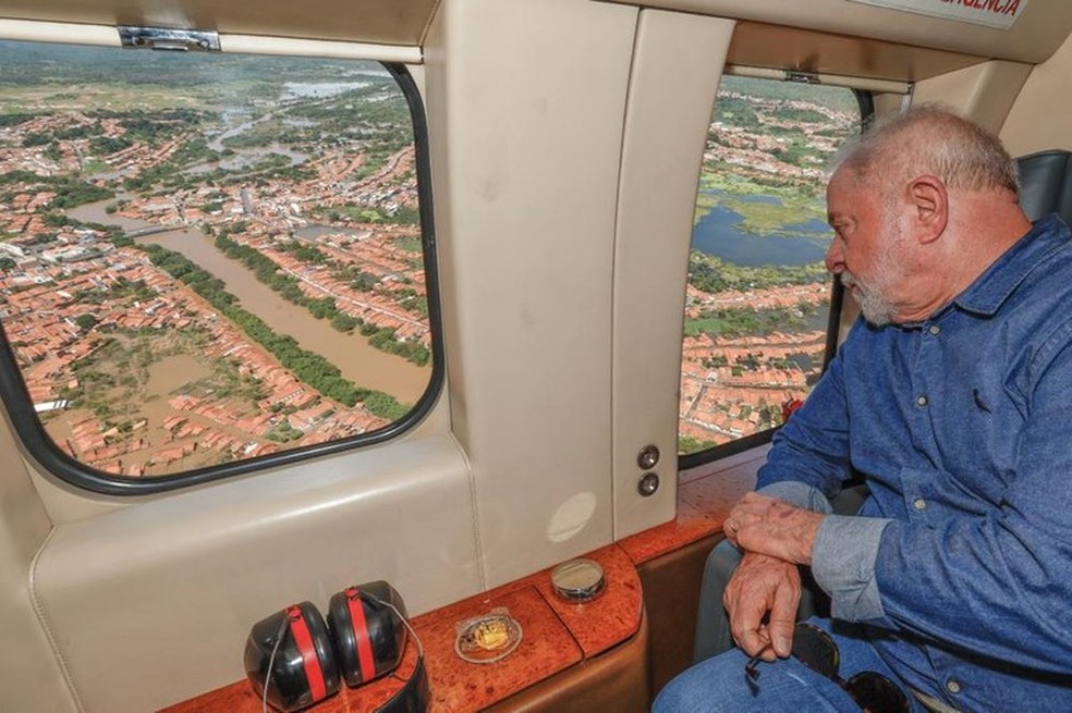 Presidente Lula (PT) sobrevoa áreas atingidas pelas chuvas no Maranhão — Foto: Ricardo Stuckert