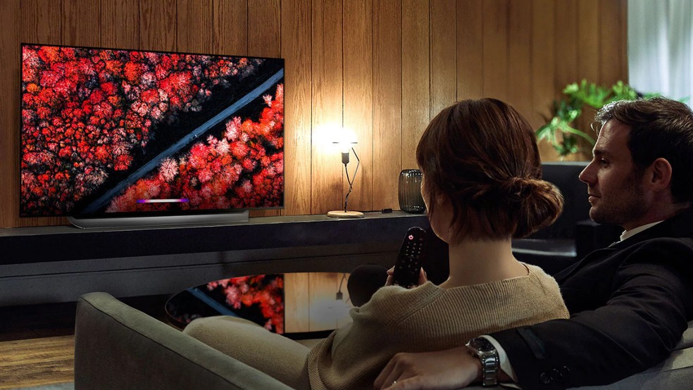 Smart TV é uma boa opção para quem não tem muito espaço disponível na sala de TV — Foto: Reprodução/LG