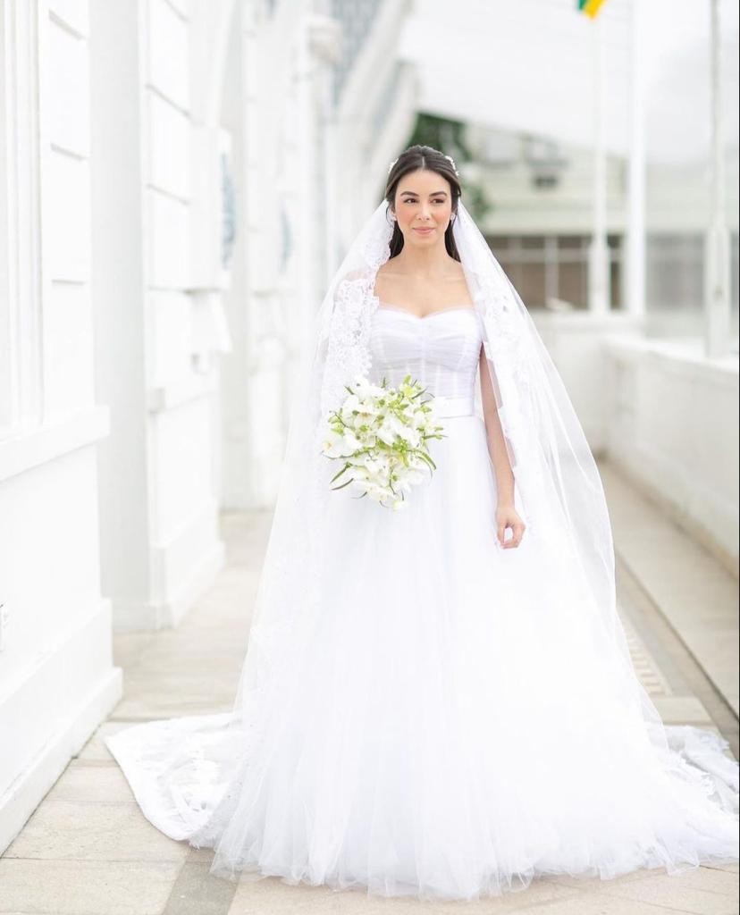 Vestido de noiva para casamento na praia longo e com renda: 4 tendências!, Mulher Casamentos