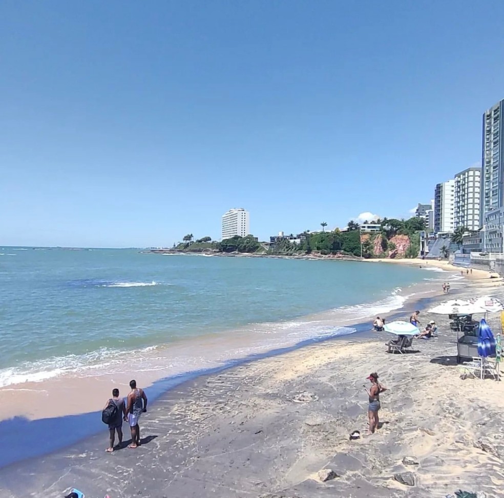 Praia da Areia Preta, em Guarapari — Foto: Reprodução/Redes sociais