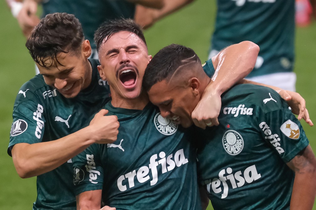 Herói na última vitória do Palmeiras na Vila, Willian tira 