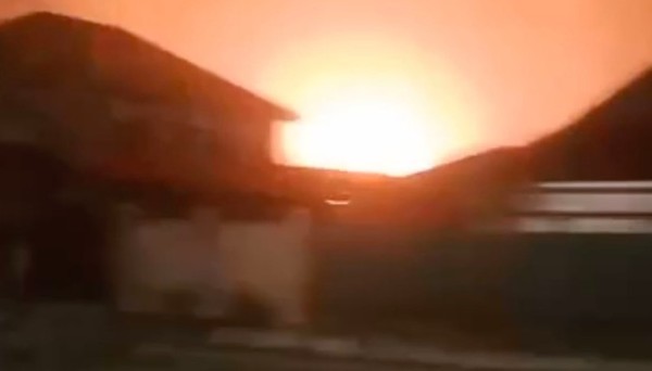 Vídeo mostra momento em que trem russo cheio de mísseis explode
