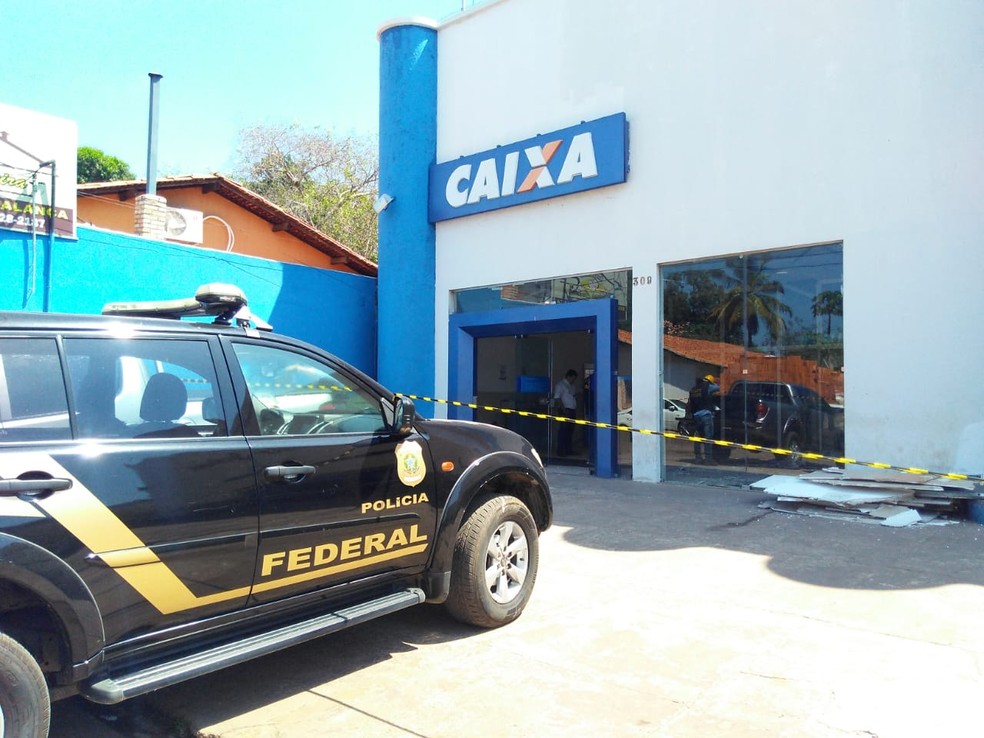 Polícia Federal vai comandar investigações sobre roubo e explosão de agência em Altos (Foto: Andrê Nascimento/G1 PI)