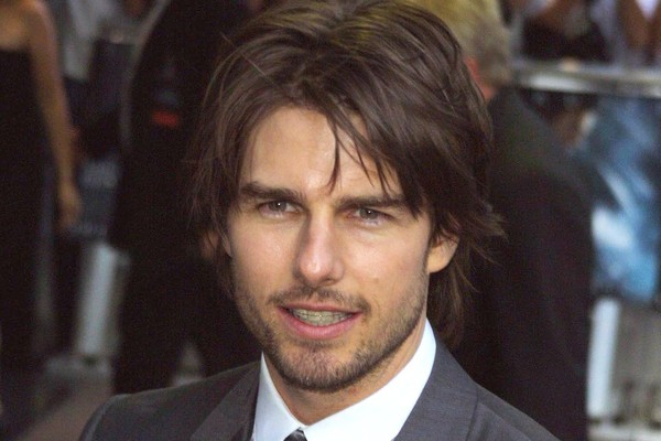 O ator de Hollywood Tom Cruise ainda tem o rosto inchado pelo que