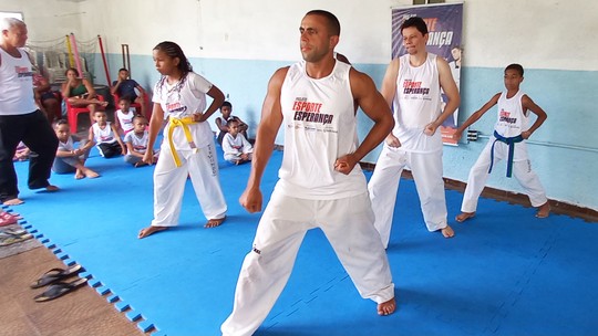 Aulas gratuitas de taekwondo e zumba atraem moradores de Costa Barros e Honório Gurgel