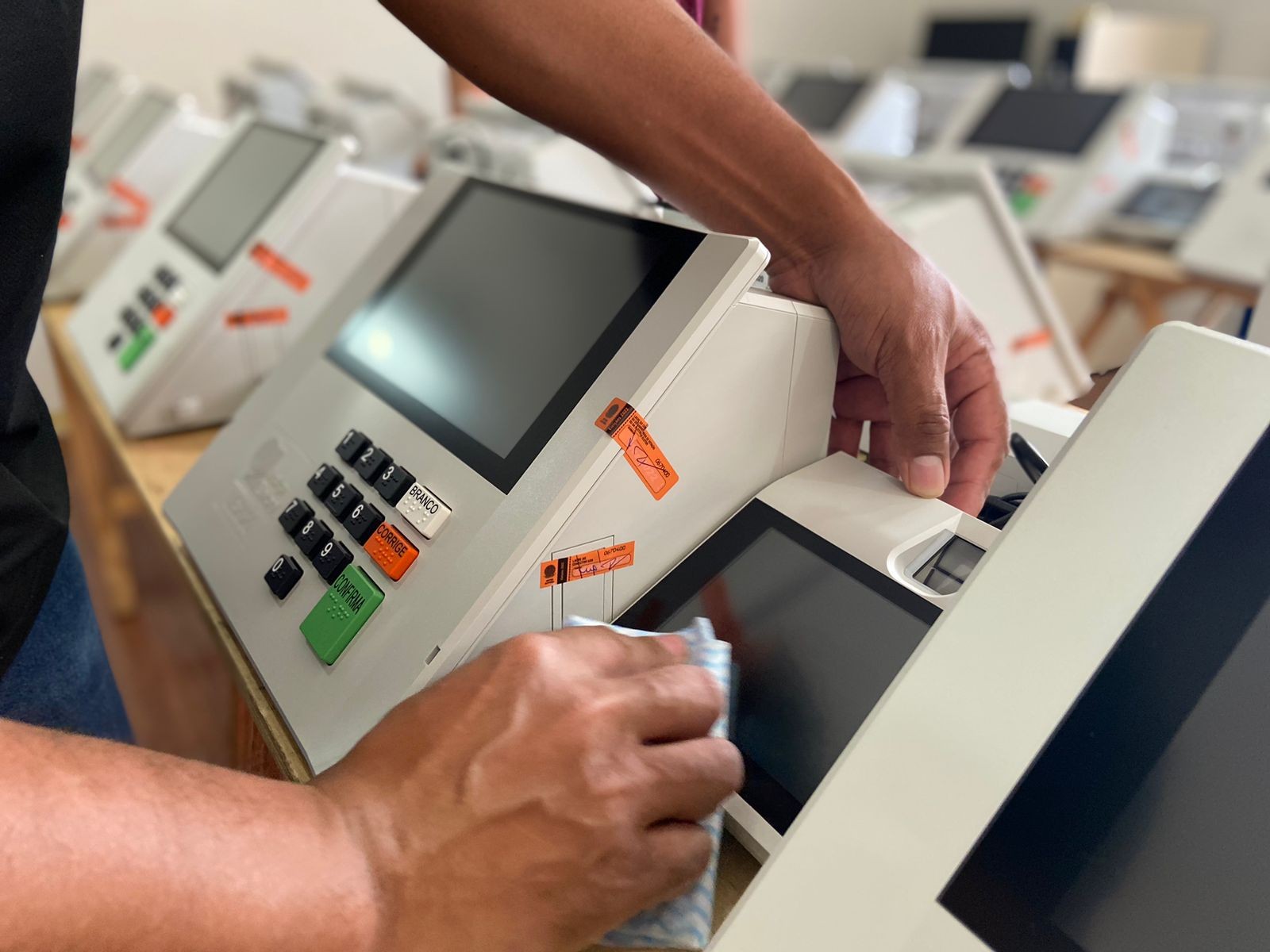 Urnas começam a ser preparadas para o segundo turno das eleições em Bauru e Marília