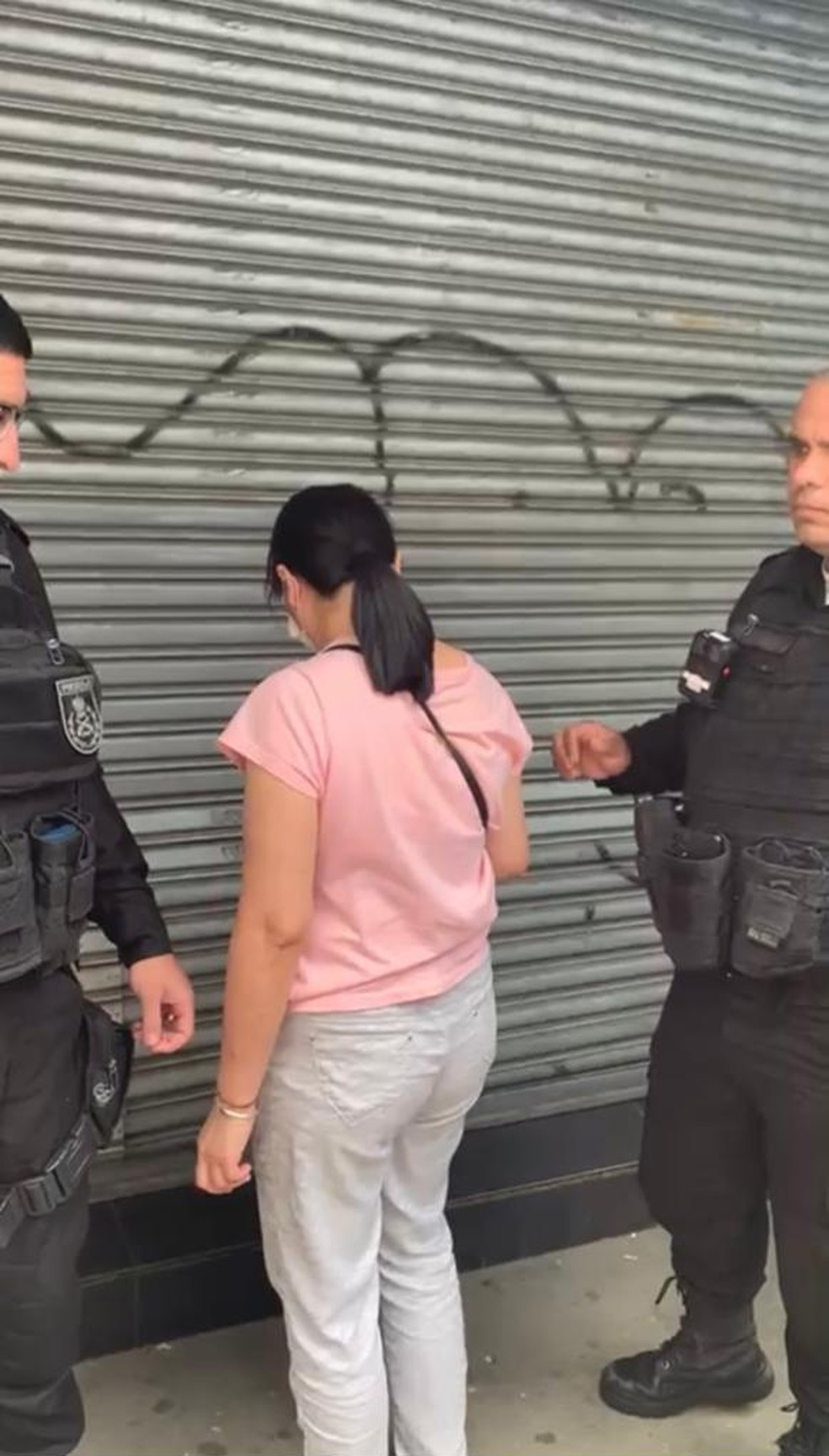 Mulher denuncia racismo por dona de loja em Copacabana