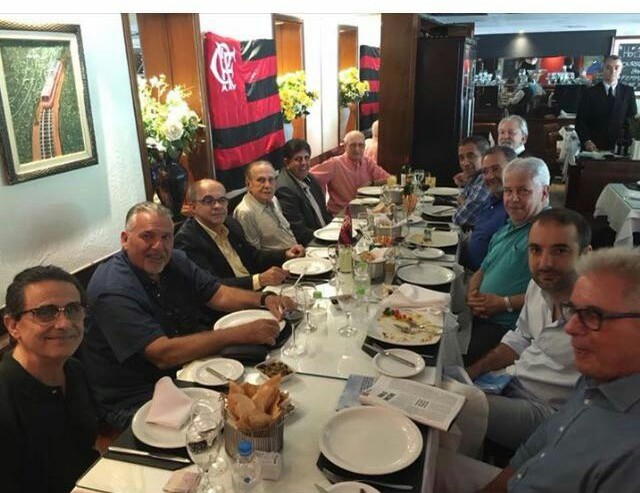 Após foto com dirigentes do Fla, Trengrouse explica assunto: Maracanã