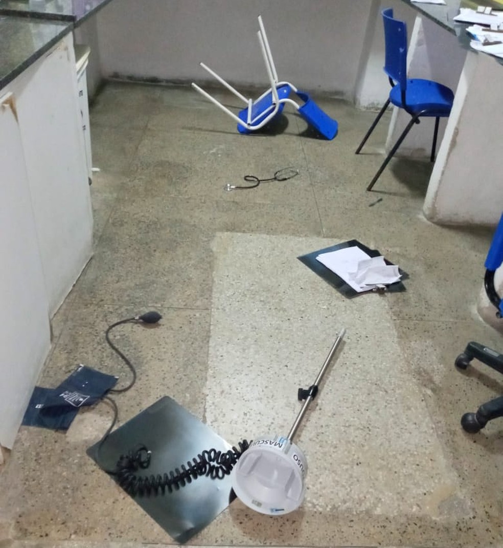 Paciente agride técnico de enfermagem no Hospital Regional Tarcísio Maia em Mossoró — Foto: Redes sociais