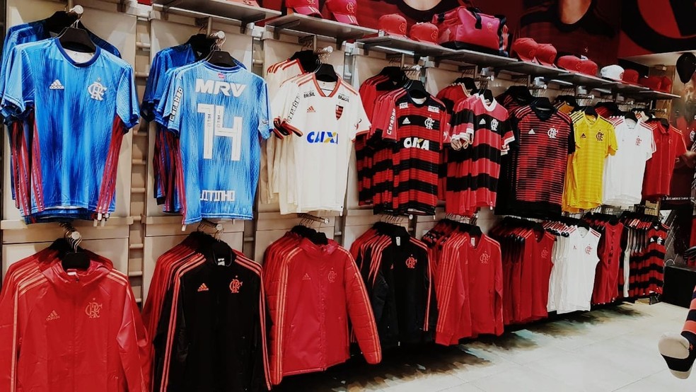 Camisas com o nome de Vitinho � venda (Foto: Reprodu��o)