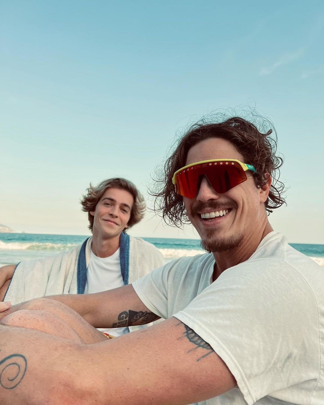 Rômulo Arantes Neto exibe dia na praia (Foto: Reprodução/Instagram)